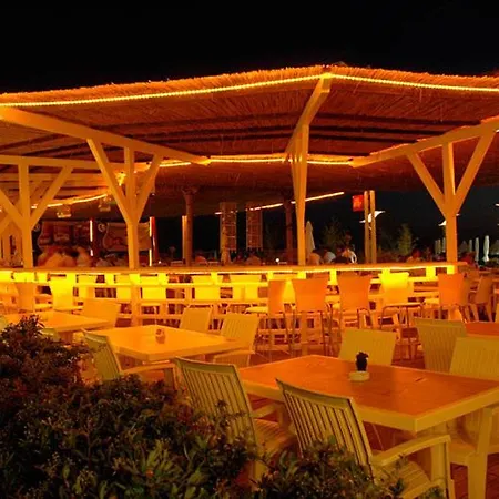 Vela Restaurant *