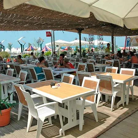 Vela Restaurant Hotel *