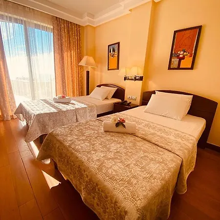 Vela Restaurant * Golem