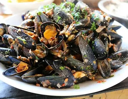 Vela Restaurant Szálloda