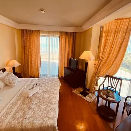 Vela Restaurant * Golem