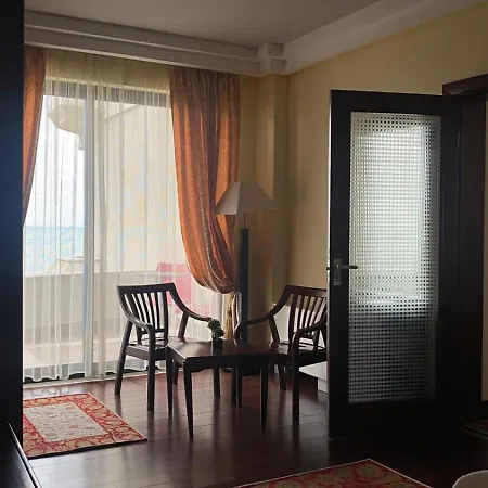 Vela Restaurant * Golem