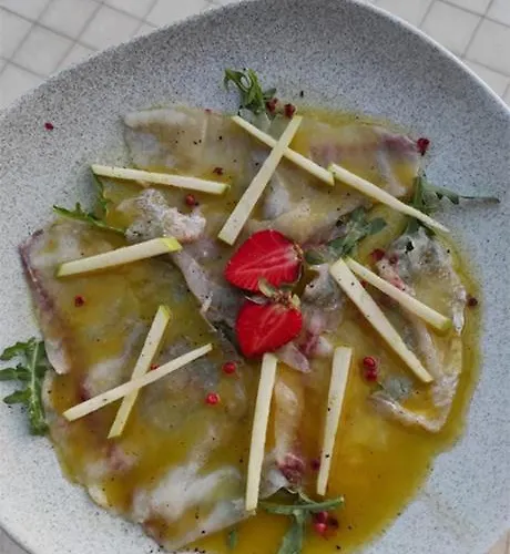 Vela Restaurant ホテル *